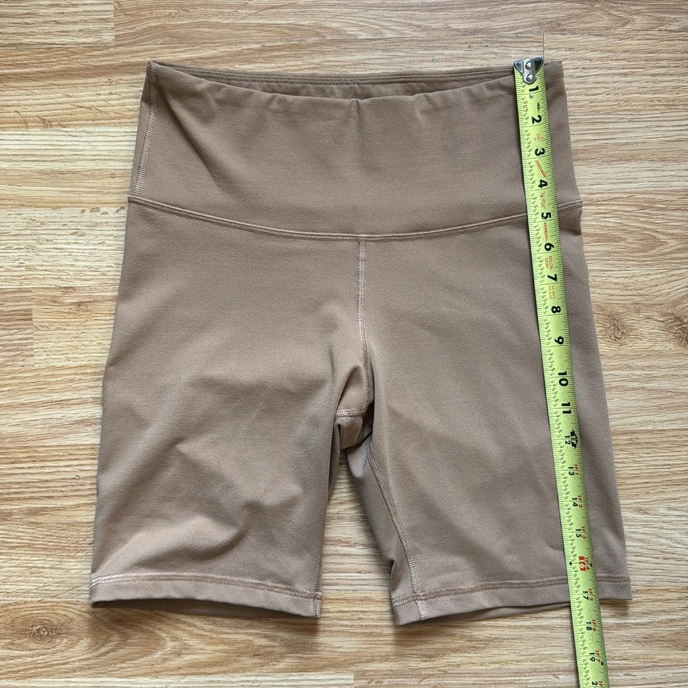 Old Navy Tan Bike Shorts 8” - size M - Picture 7 of 8